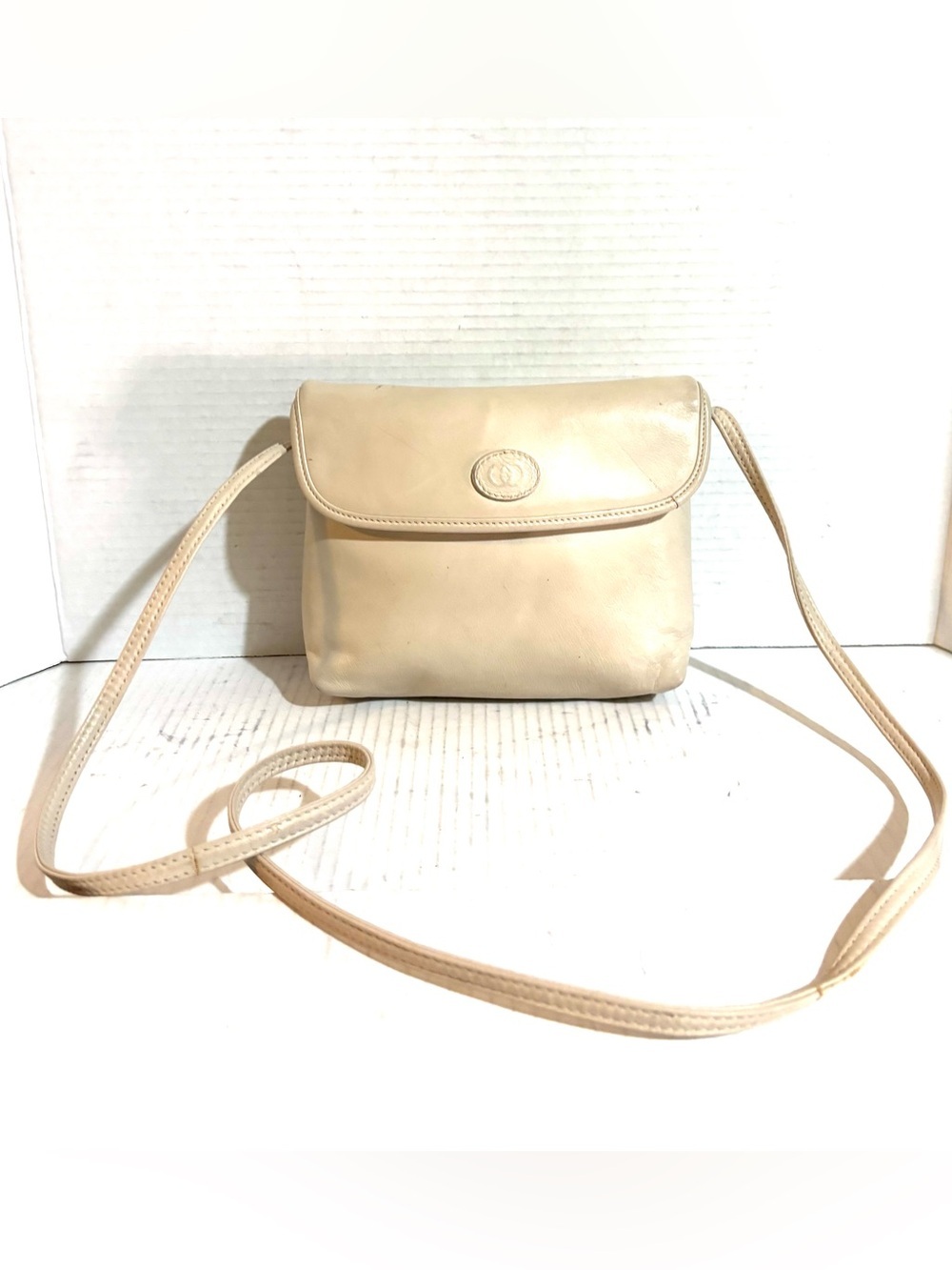 Gucci vintage Small Cream Leather Crossbody Bag